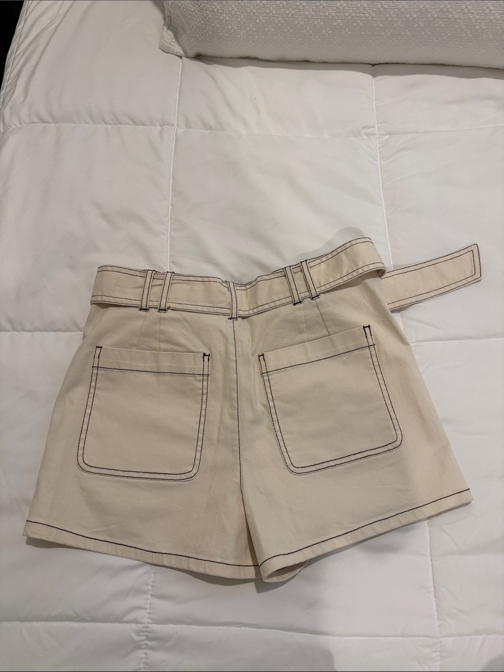 High-Rise Cream Contrast Stitch Shorts with Belt - Picture 3 of 3